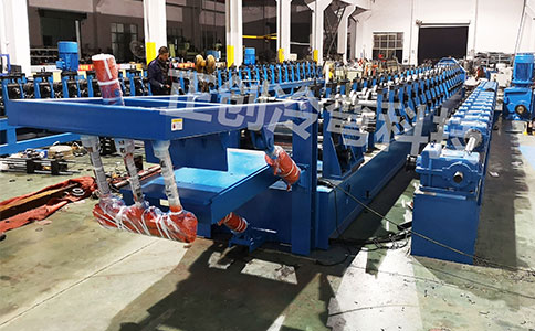 車廂板設備有哪些特點和性能，在市場的發(fā)展怎么樣