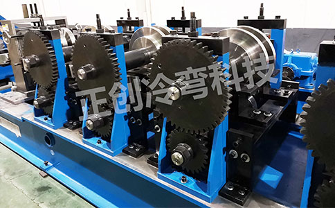 汽車車廂板設(shè)備應(yīng)用有哪些好處？